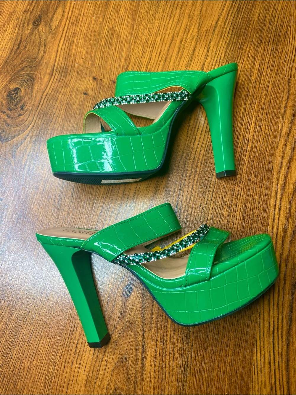 🎀🌷 Green Crocodile Print Rhinestone Crystal Strap High Heel Platform Sandals 🌷🎀